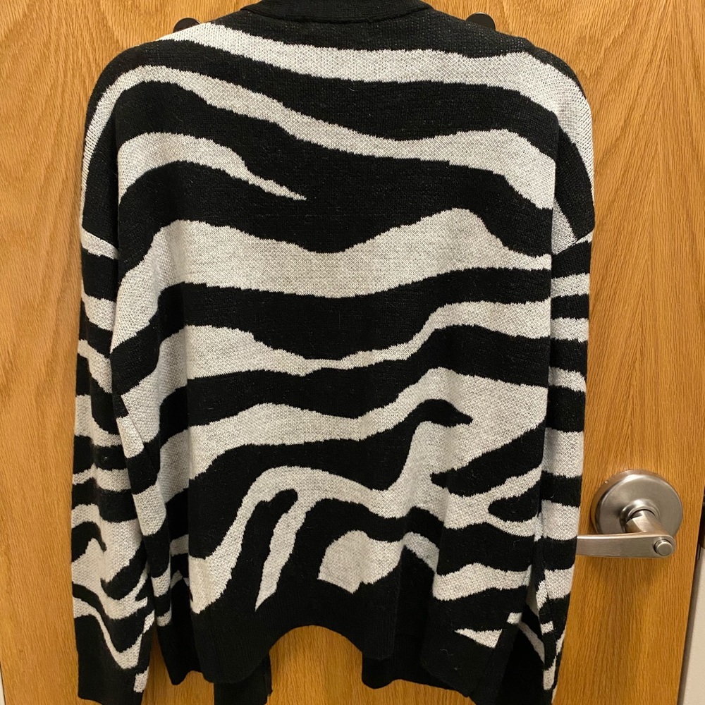 Never Worn, Womens Zebra Cardigan Sweater. Size Large - Picture 2 of 2